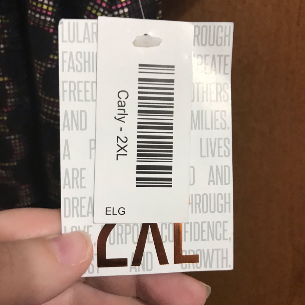 Lularoe Elegant Collection Carly Metallic - Picture 5 of 8